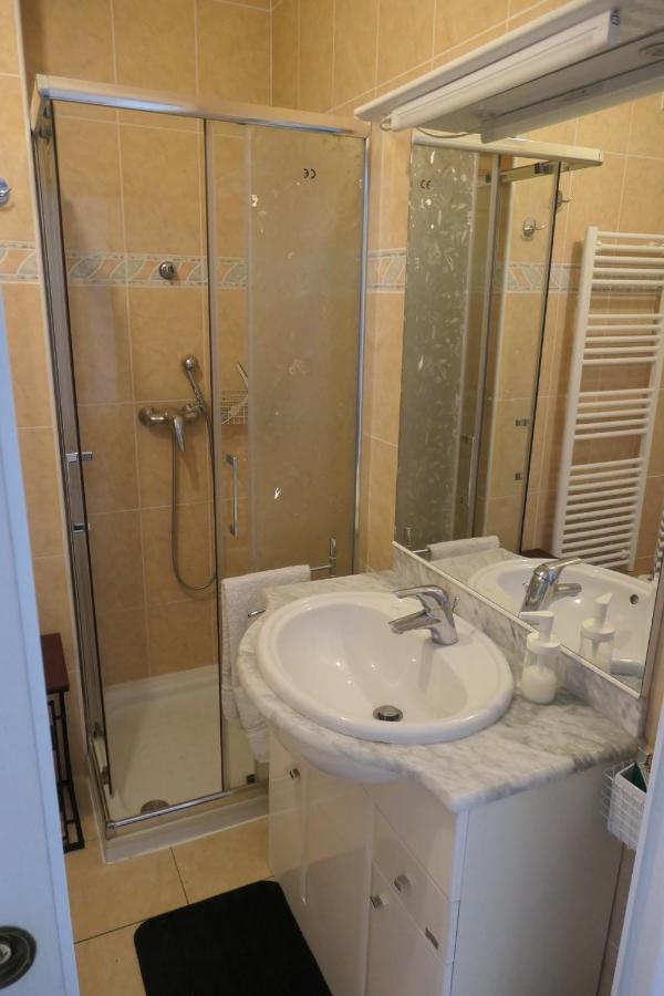 Villa Azzurra Menton Apt Luxe, Front Mer, 4Th Floor Of 5, Wifi, Tvsat, Climate エクステリア 写真