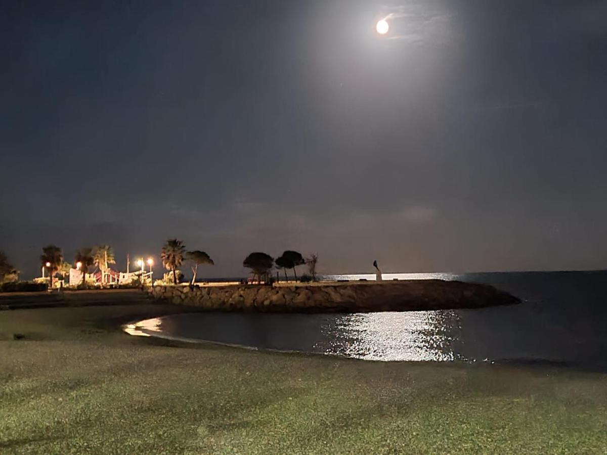 Villa Azzurra Menton Apt Luxe, Front Mer, 4Th Floor Of 5, Wifi, Tvsat, Climate エクステリア 写真