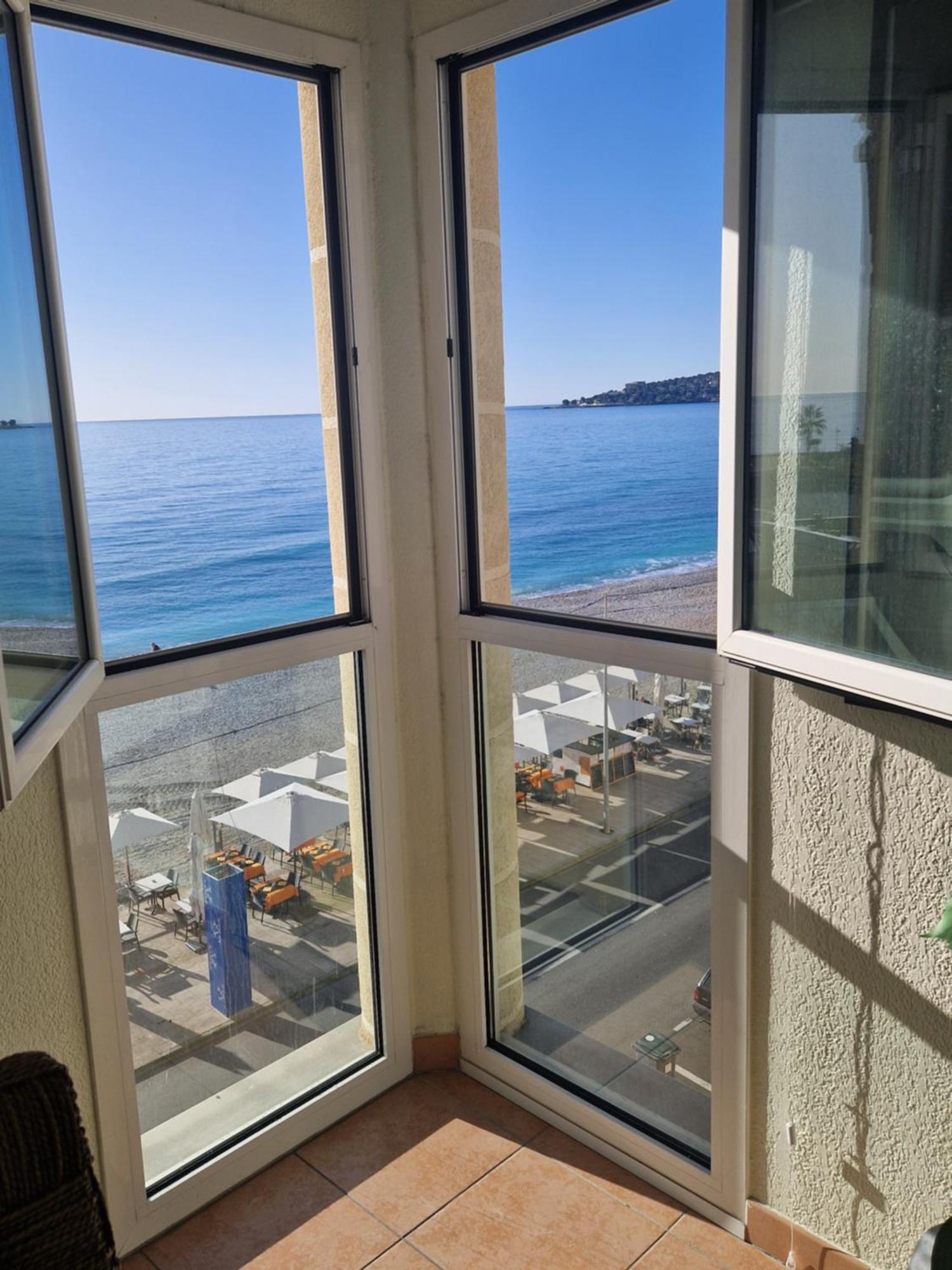 Villa Azzurra Menton Apt Luxe, Front Mer, 4Th Floor Of 5, Wifi, Tvsat, Climate エクステリア 写真