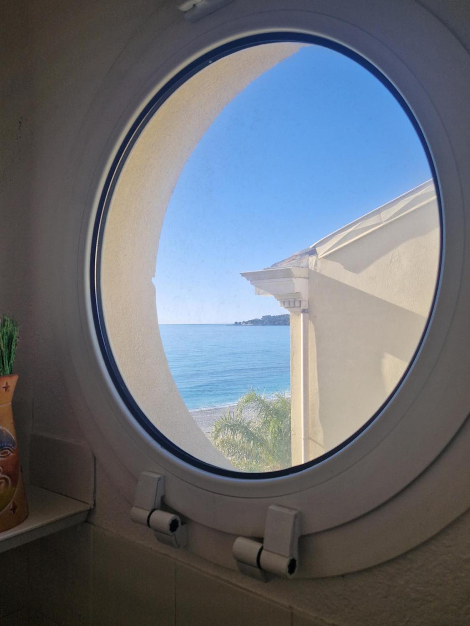 Villa Azzurra Menton Apt Luxe, Front Mer, 4Th Floor Of 5, Wifi, Tvsat, Climate エクステリア 写真
